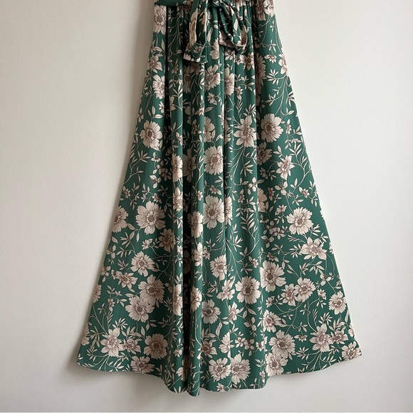 Gal Meets Glam Shannon Dress in Jade / Ivory - Picture 8 of 16